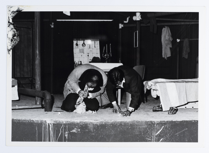 مقاطع مصورة من مسرحية المغتربان  على مسرح مدرسة العمرية في القدس