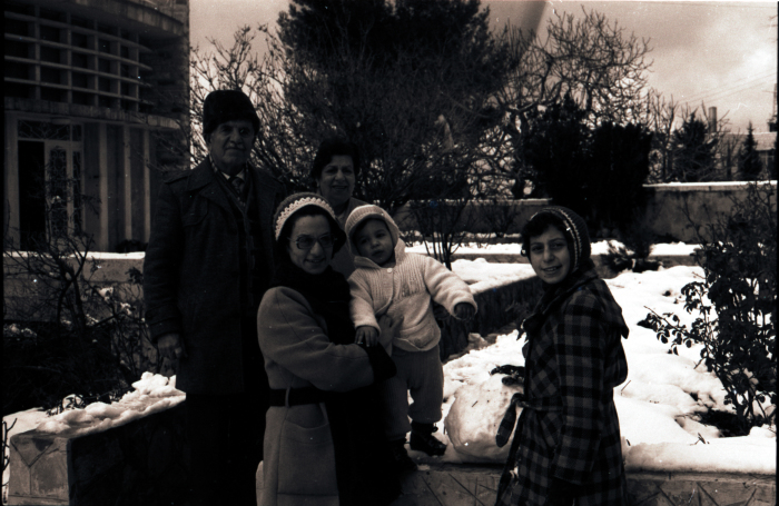 عائلة في الثلج  