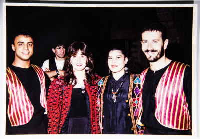 لمحة من مشاركة فرقة الفنون الشعبية في مهرجان فلسطين الدولي عام 1994