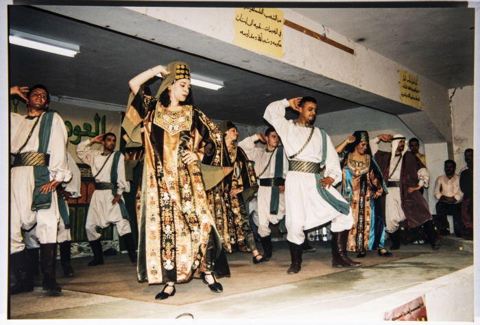 فرقة الفنون الشعبية الفلسطينية تقدم عرضاً فينا في لبنان