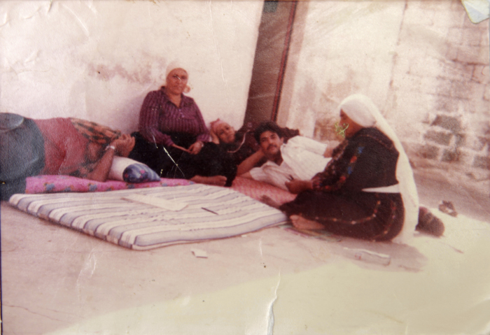 عائلة عرفة في مخيم الدهيشة