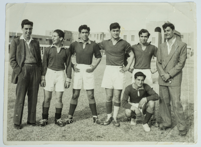 صورة لمجموعة من لاعبي كرة القدم في القاهرة عام 1949