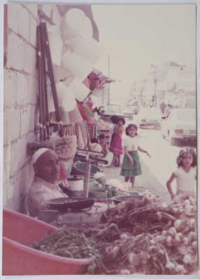 دكان، مخيم عين الحلوة، 1982- 1989