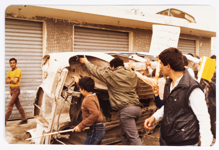 مشهد من الحياة اليومية، مخيم عين الحلوة، 1980- 1989