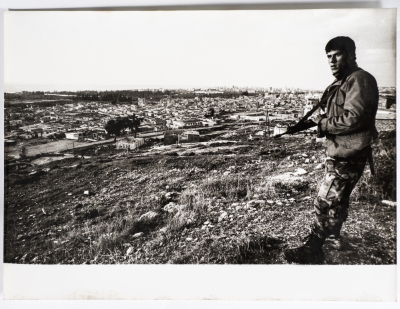 أحد أفراد القوة الأمنية الضاربة، مخيم عين الحلوة، 1982- 1989