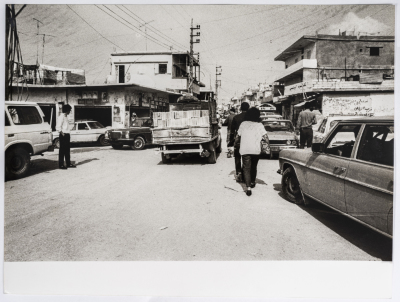 مشهد من الحياة اليومية، مخيم عين الحلوة، 1982- 1985