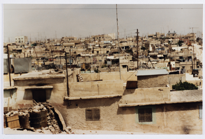 أسطح منازل، مخيم الوحدات، 1986