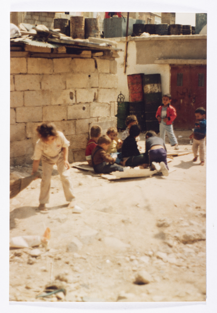 أطفال، مخيم عمّان الجديد، 1986