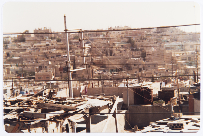 أسطح المباني في مخيم الوحدات، عمان، 1980 - 1989