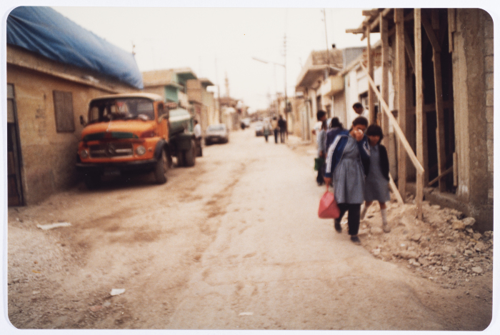 مشهد من الحياة اليومية، مخيم عمّان الجديد، 1980- 1989