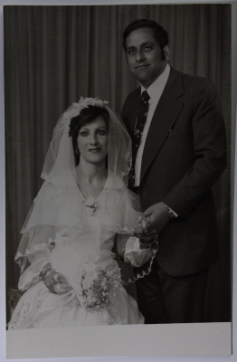 مصطفى عثمان في يوم زفافه