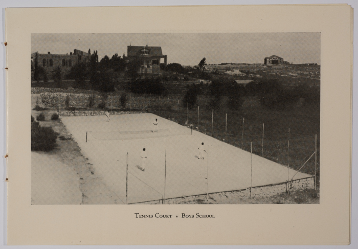 كتيب مصور عن مدرستي الفرندز للبنات والبنين