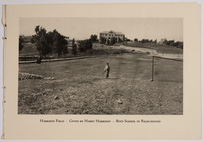 كتيب مصور عن مدرستي الفرندز للبنات والبنين