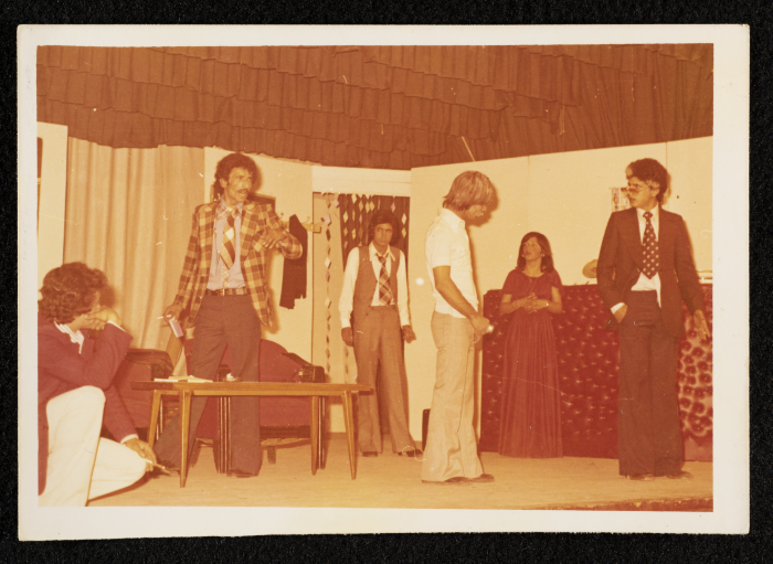 صورة من مسرحيَّة أداء أحمد أبو سلعوم وآخرين في القدس، 1970 - 79