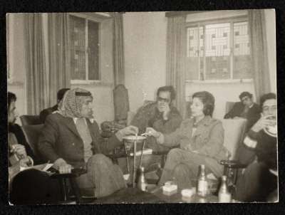 صورة من اجتماعٍ لاتحادِ الكتّاب الفلسطينيين، 1975