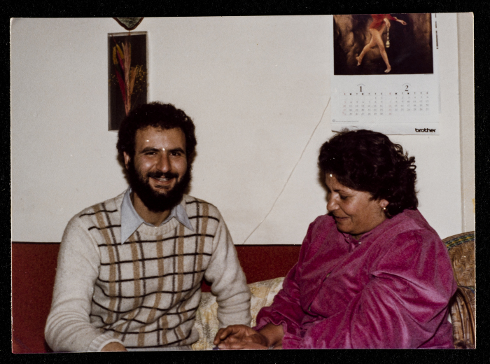 صورة لبشارة دوماني وعايدة برقوني- بطراوي، منزل عائلة بطراوي، البيرة، 1989