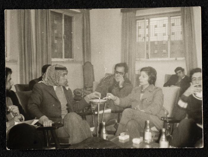 صورة من اجتماعٍ لاتحادِ الكتّاب الفلسطينيين، 1975