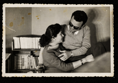 صورة لمحمد بطراوي وزوجه عايدة برقوني في الكويت، 1959