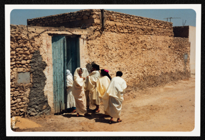 لمحة من رحلة فرقة صابرين إلى تونس عام 1993
