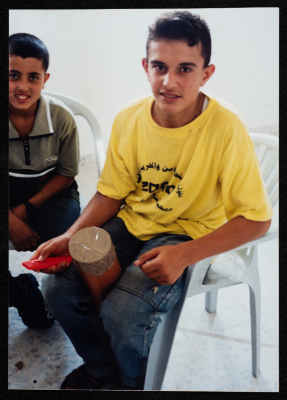 من برنامج للعلاج الموسيقي قامت به فرقة صابرين لمساعدة الأطفال الذين يعانون من آثار نفسية أثناء فترة الانتفاضة الثانية