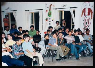 من برنامج للعلاج الموسيقي قامت به فرقة صابرين لمساعدة الأطفال الذين يعانون من آثار نفسية أثناء فترة الانتفاضة الثانية