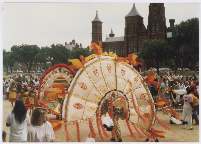 ملمح من رحلة لفرقة صابرين إلى ولاية واشنطن لتقديم عرض موسيقي ضمن مهرجان عالمي