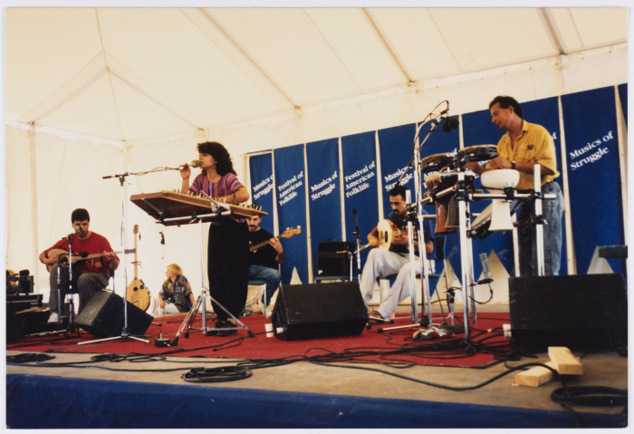 ملمح من رحلة لفرقة صابرين إلى ولاية واشنطن لتقديم عرض موسيقي ضمن مهرجان عالمي