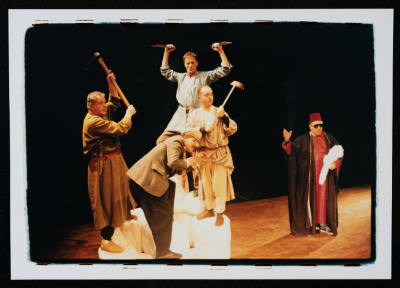 "Al-Mahajir", Play, al-Kasaba