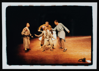 "Al-Mahajir", Play, al-Kasaba