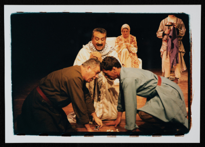 "Al-Mahajir", Play, al-Kasaba