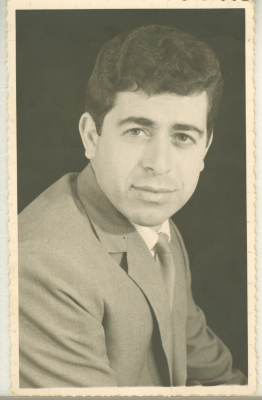 فلسطيني مغترب في الجزائر