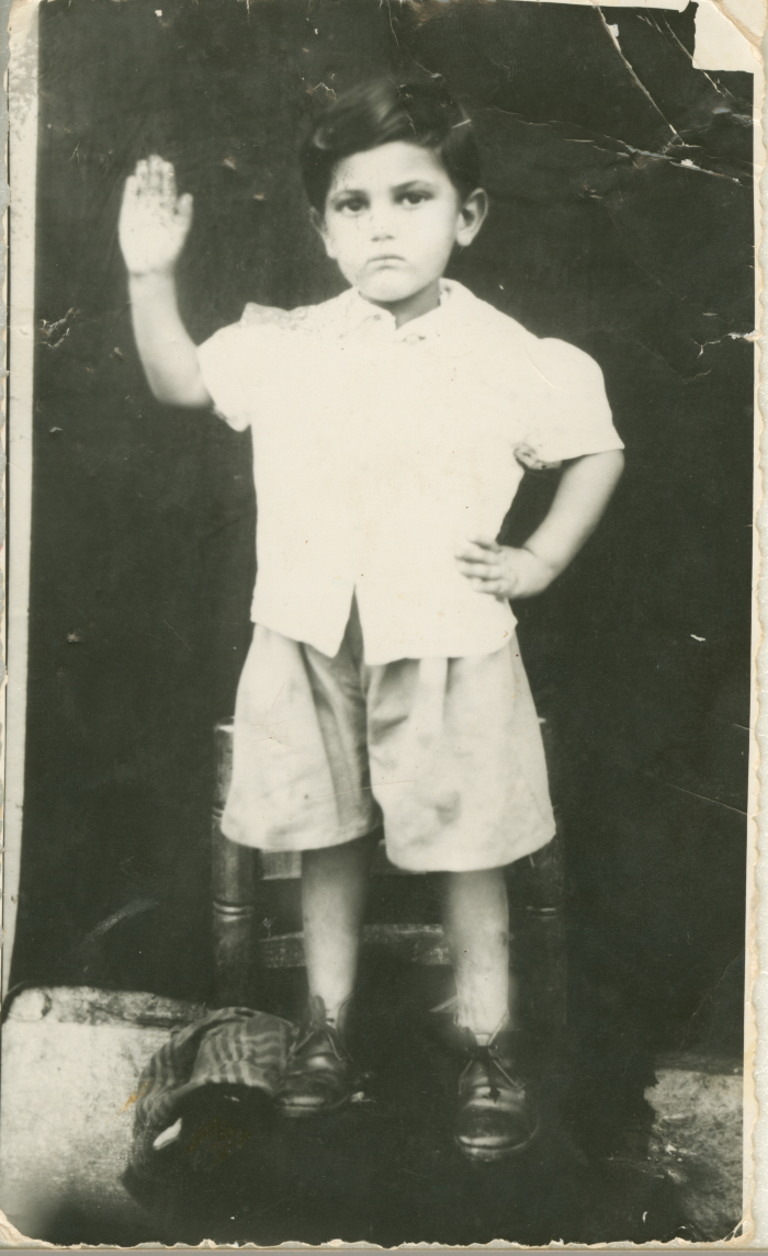 طفل من عائلة زعرور