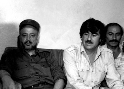 ياسر عرفات في منزل الشهيد عزمي الصغير