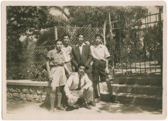 مجموعة رجال في جبل الطور