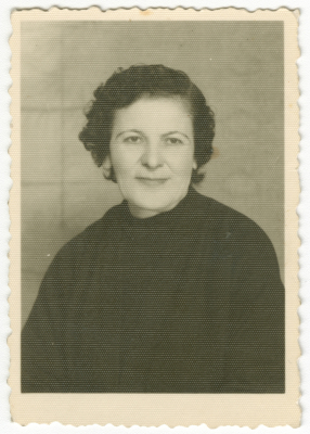 امرأة من عائلة خوري