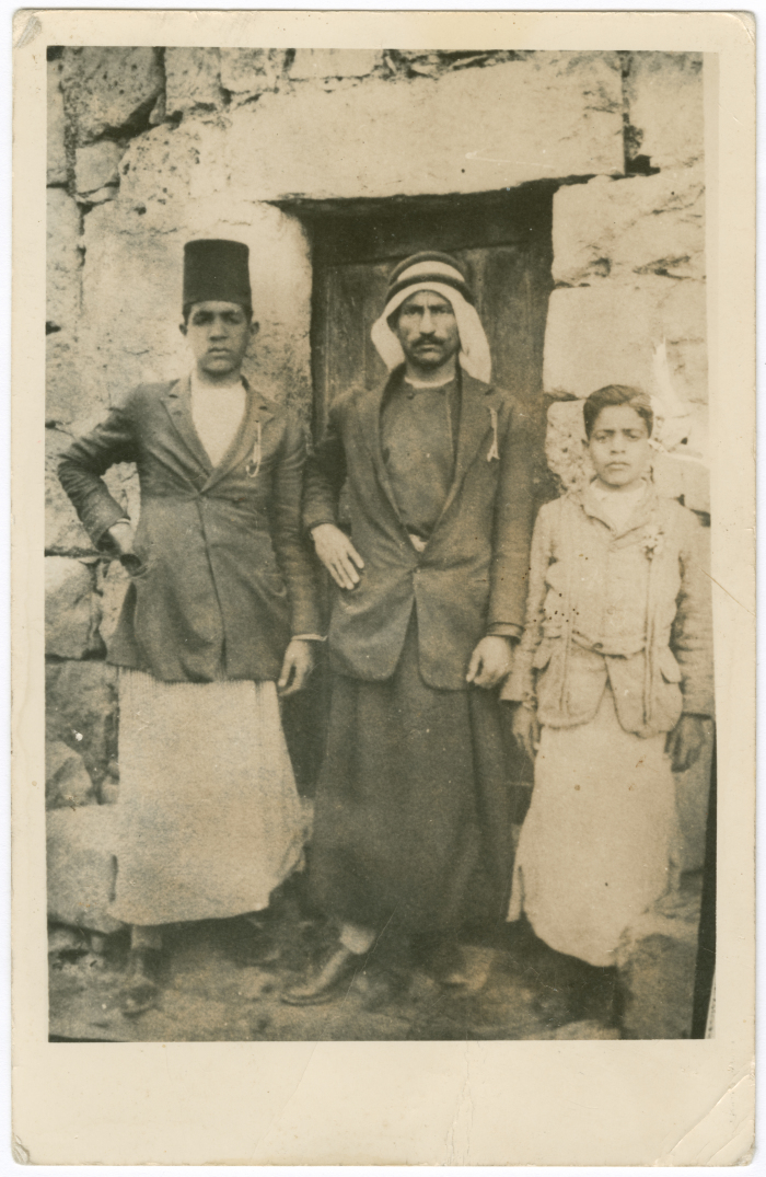 A Photograph of Farah Ibrahim Farah, Sumʿan Farah, and Farhan Farah 