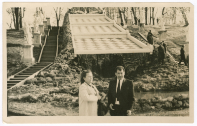A man from Khateb Family with a woman from Khamés Family in the suburbs of Moscow