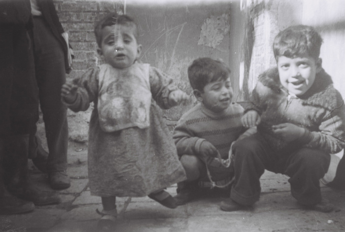 أطفال من عائلة رضوان