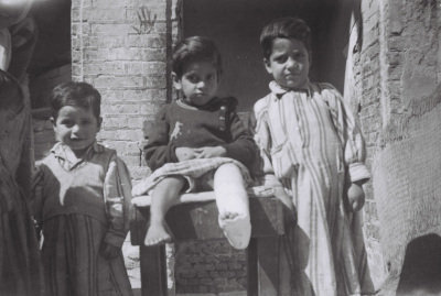 أقارب من عائلة رضوان