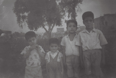 اشقاء في متنزه