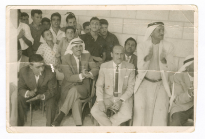 رجال في احتفال