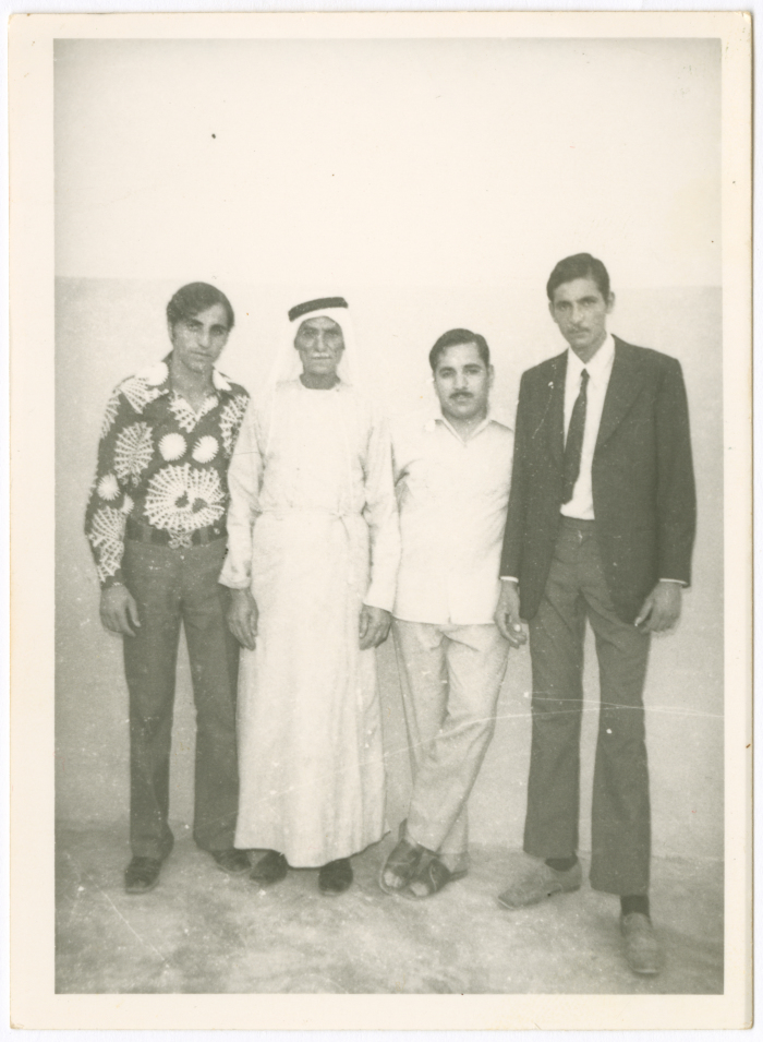 اشقاء محمد ابو فرحة ووالدهم