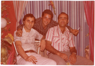 اصدقاء في استوديو