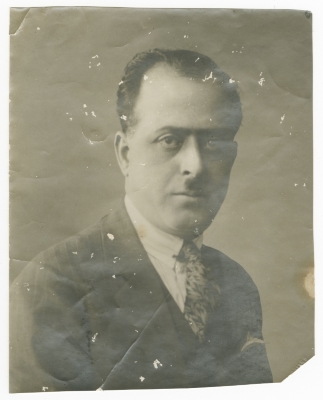 A portrait of a Palestinian in Ecuador