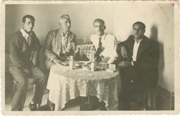 أصدقاء في الكويت