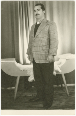 A portrait of Fo'ád Tayé'