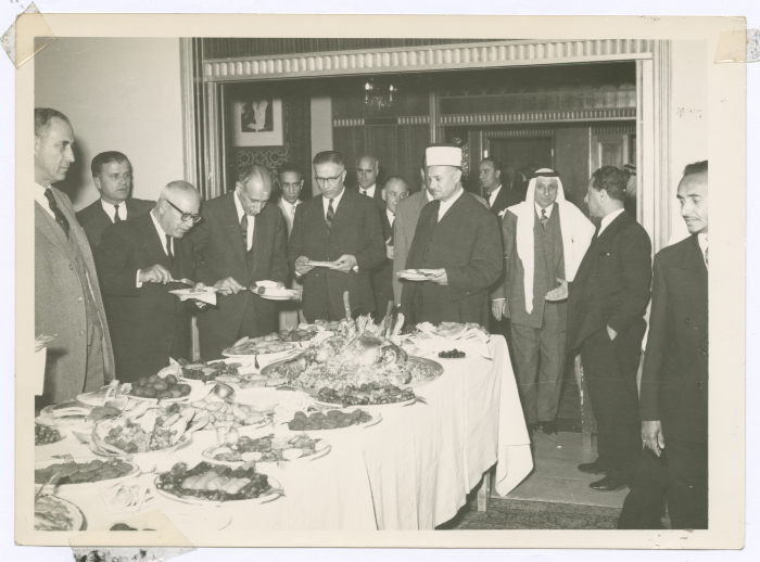 The Minister of Justice Hanna Khalaf with Hussein of Jordan
 