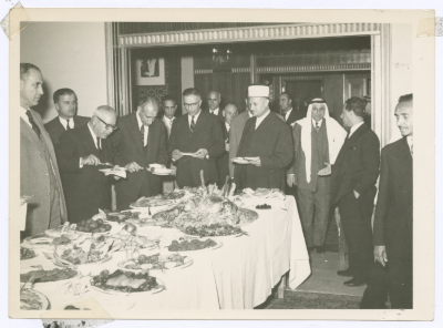 The Minister of Justice Hanna Khalaf with Hussein of Jordan
 