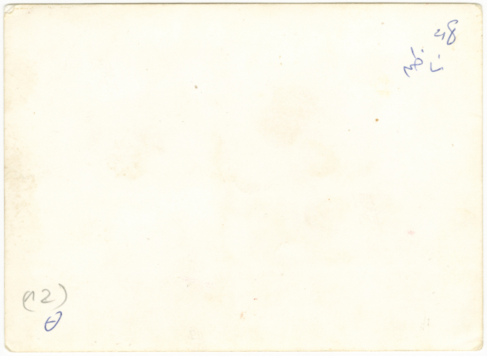 مشهد مسرحي في مدرسة