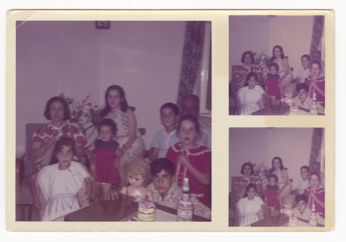 لقطة لعائلة فلسطينية